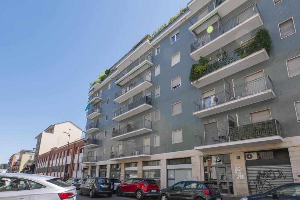 Apartamento Youhosty - Zuretti42 Milán Exterior foto