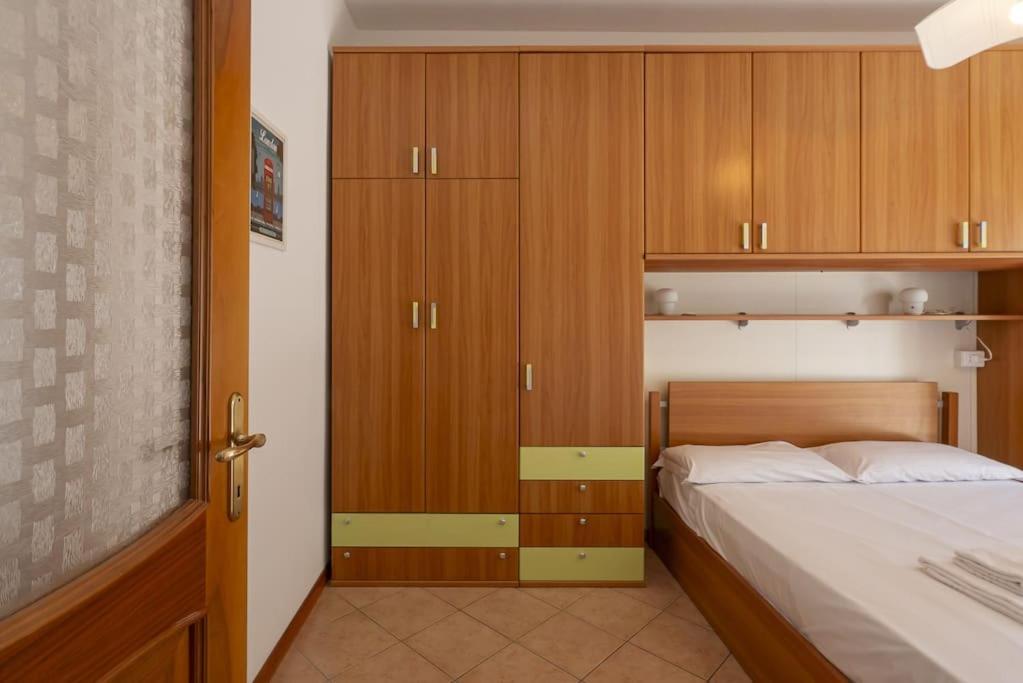Apartamento Youhosty - Zuretti42 Milán Exterior foto