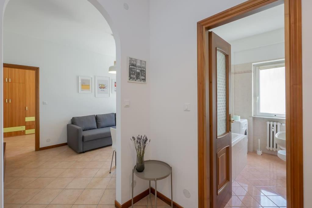 Apartamento Youhosty - Zuretti42 Milán Exterior foto